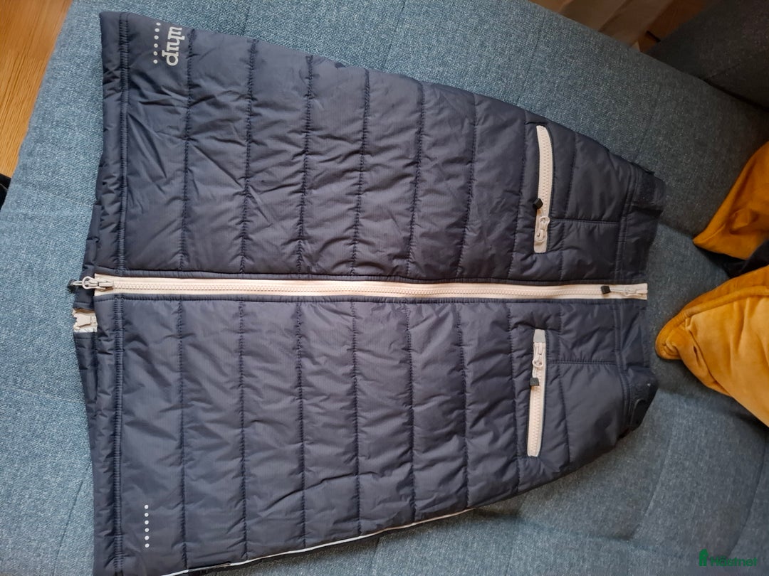 Jackor & Kavajer ryttarutrustning till salu: Jacka och kjol från Uhip  i Uddevalla - Annons 6