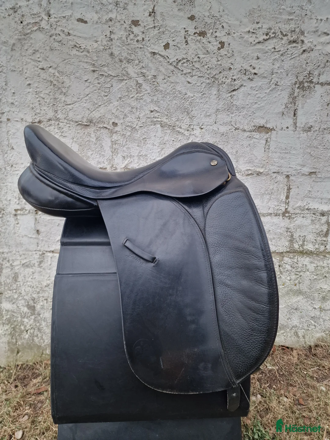 Sadlar hästutrustning till salu: Ideal Crown Jessica 17"  i Ljugarn - Annons 1