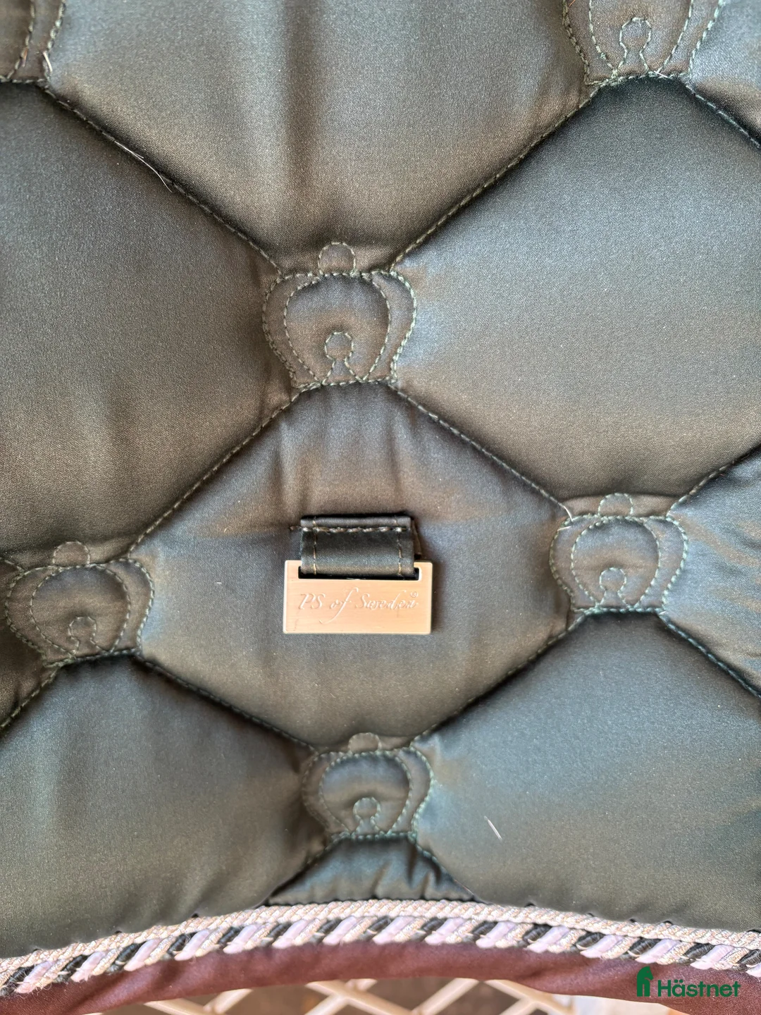 Schabrak & Vojlockar hästutrustning till salu: Smaragdgrönt dressyrschabrak Ps of sweden i Borlänge - Annons 2