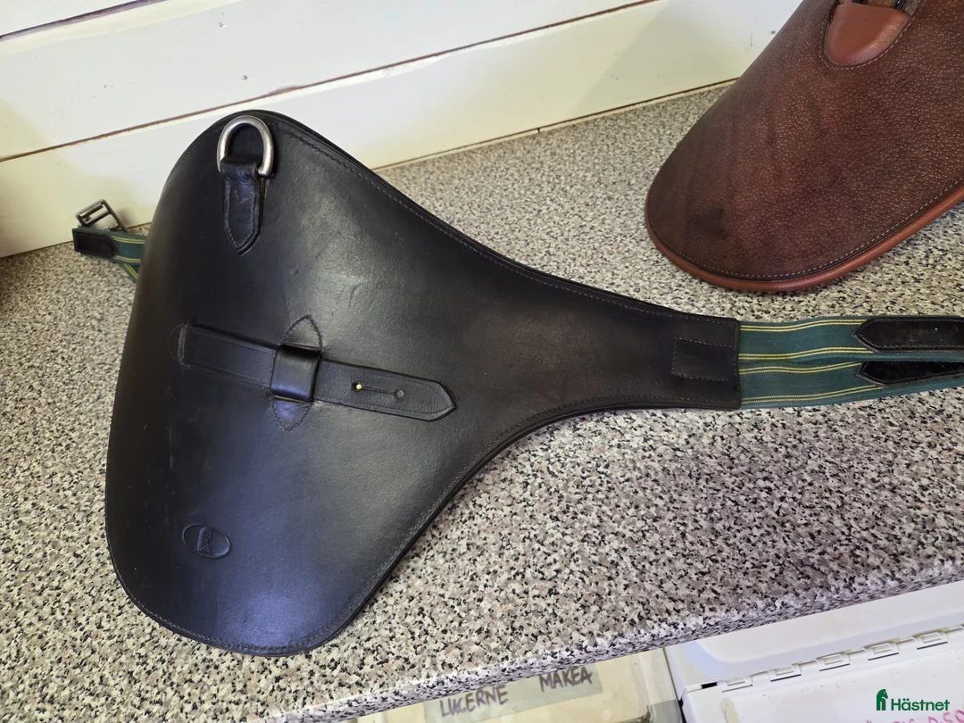 Sadeltillbehör hästutrustning till salu: Sadelgjord Prestige 110 cm - Annons 3