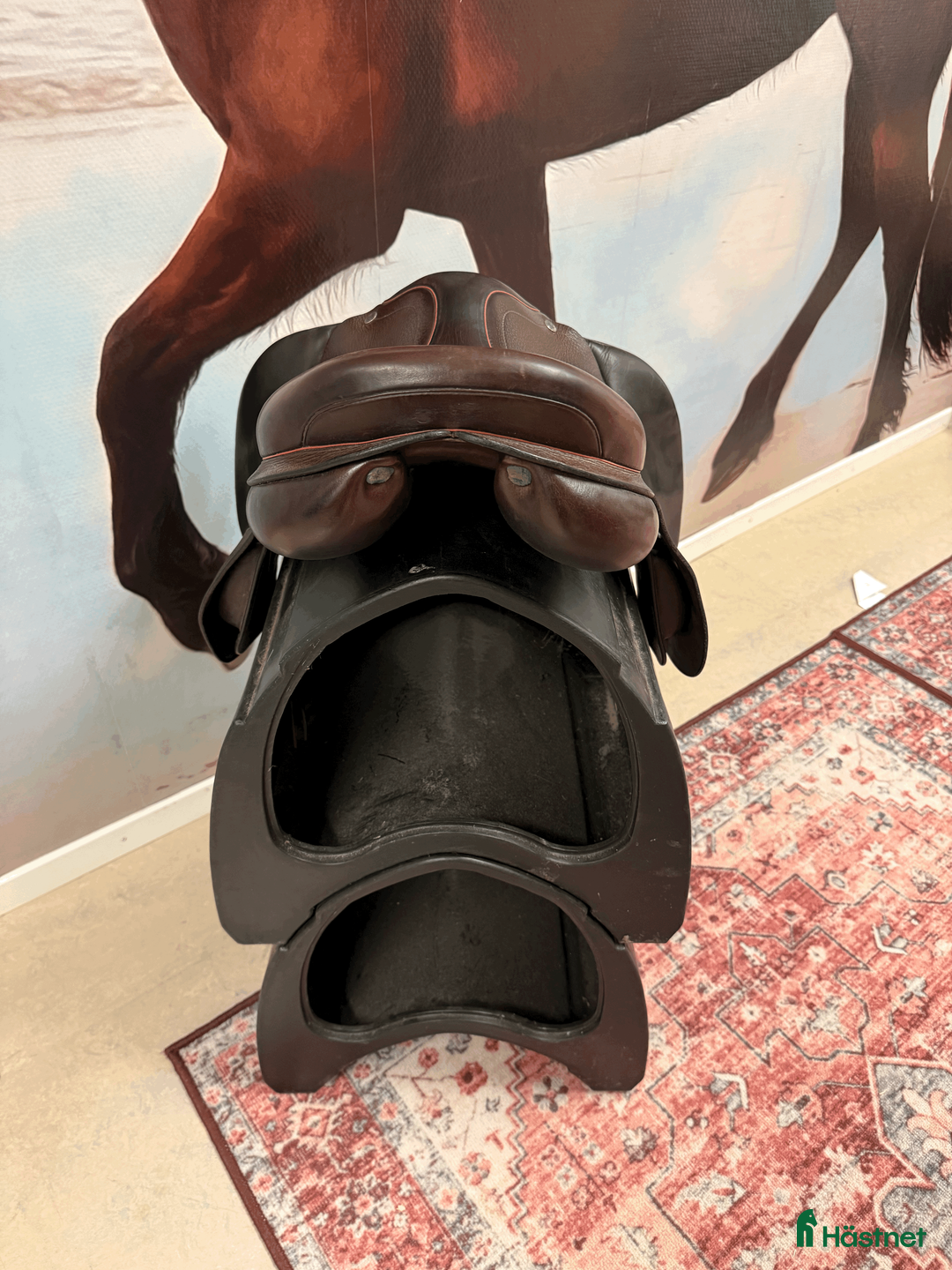 Sadlar hästutrustning till salu: Har två jätte fina små Equipe expression 15,5”  i Skänninge - Annons 2