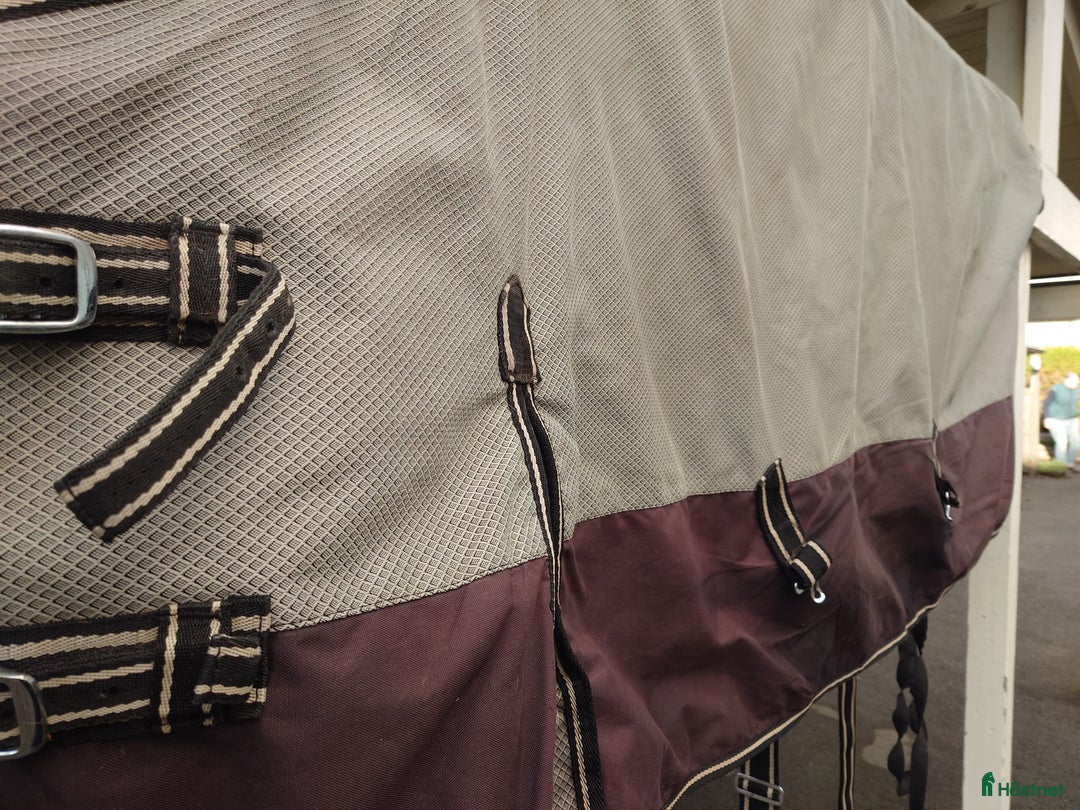 Täcken hästutrustning till salu: Tjockt vattenavvisande vintertäcke i Kista - Annons 7