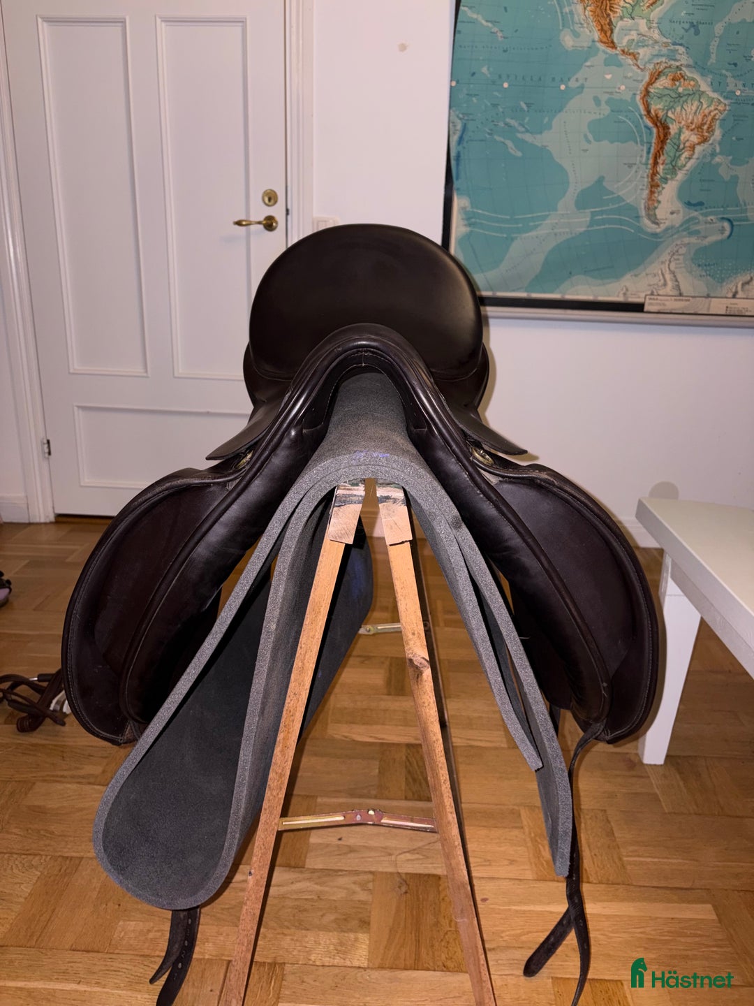 Sadlar hästutrustning till salu: Brun dressyrsadel ideal arwen i Farsta - Annons 3