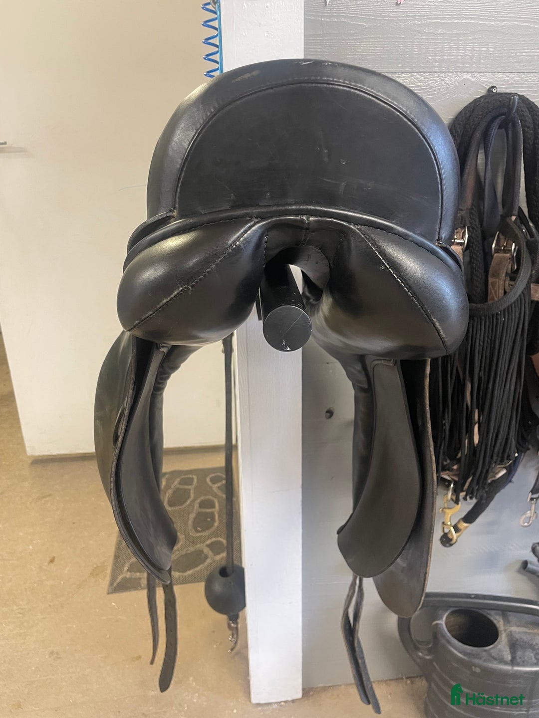 Sadlar hästutrustning till salu: Dressyrsadel till mindre ponny o ryttare i Kumla - Annons 2