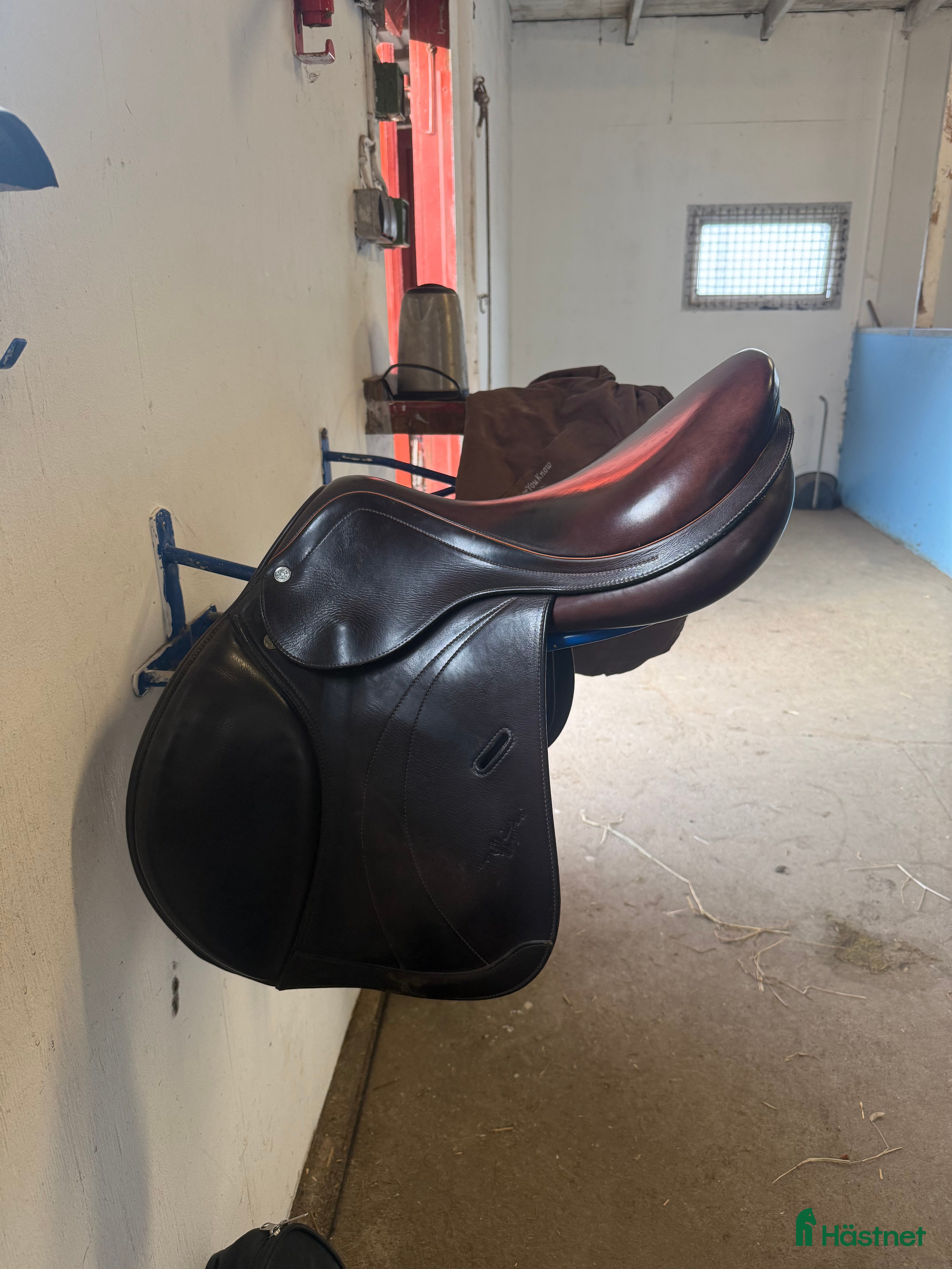 Sadlar hästutrustning Equipe Expression med kalvskinn - Annons 2