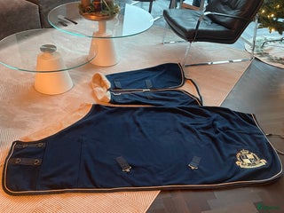 Täcken hästutrustning till salu: Exklusivt fleecetäcke i Borås - Annons 1