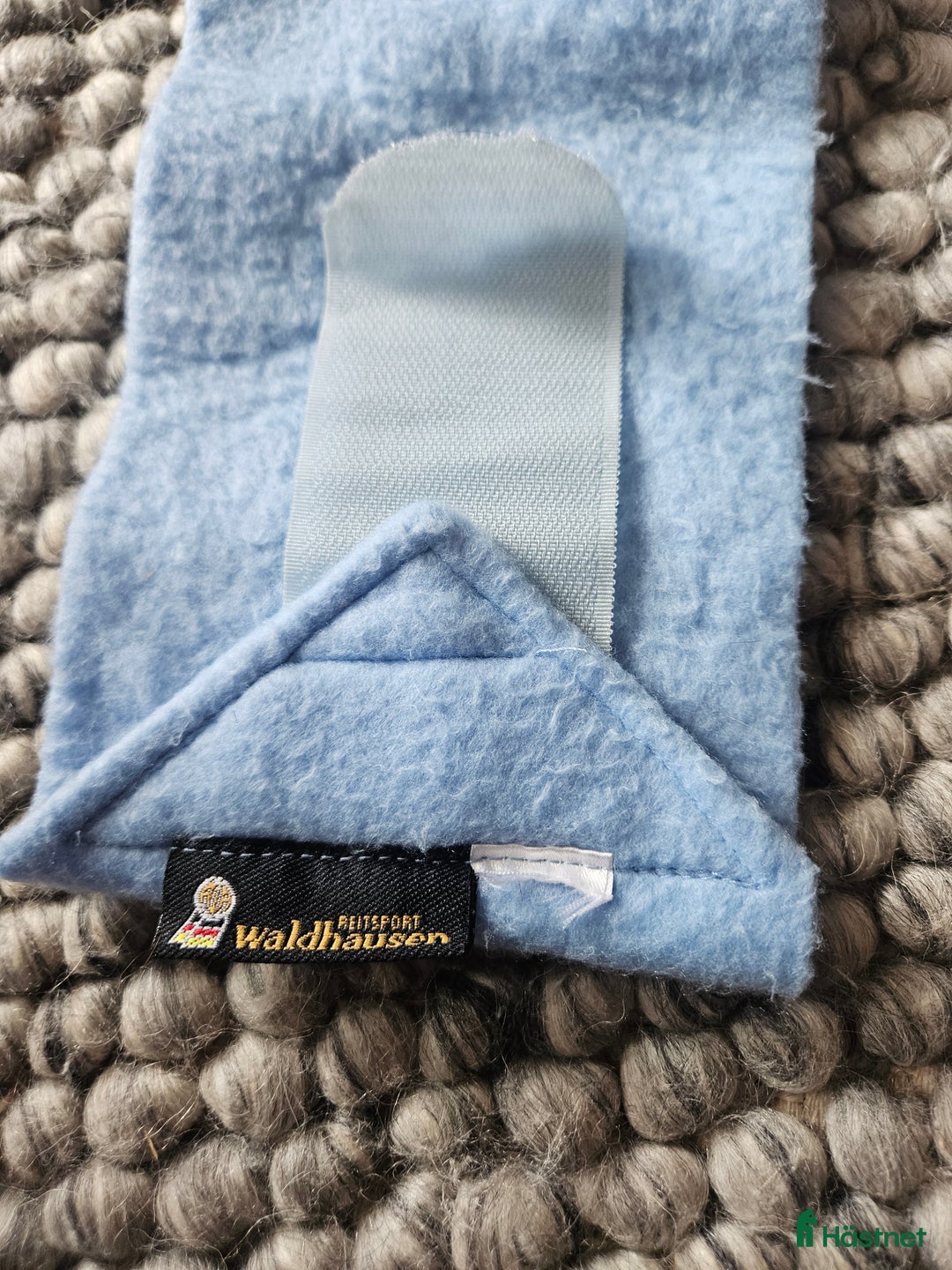 Benskydd hästutrustning till salu: Benlindor bruna mias och ljusblå i Malmö - Annons 2