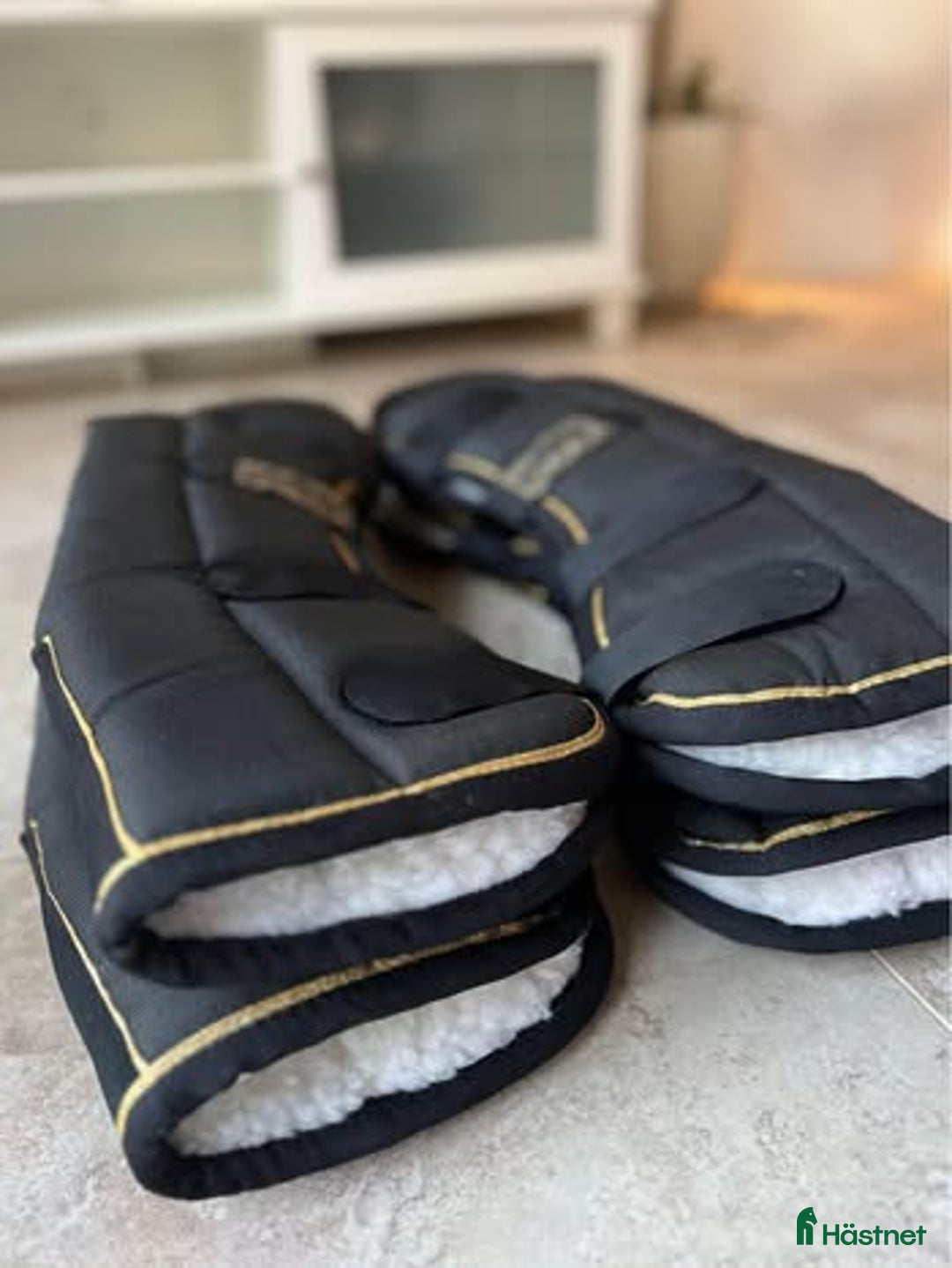 Benskydd hästutrustning till salu: Eskadron transportskydd i Vallentuna - Annons 3