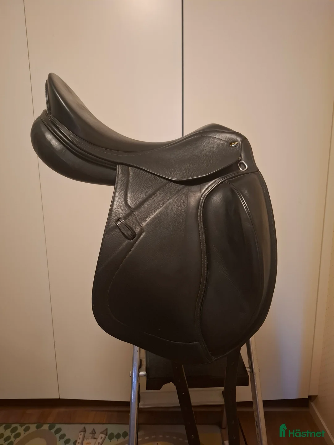 Sadlar hästutrustning till salu: Lippo Supreme Azzario 17,5' i Sollentuna - Annons 3