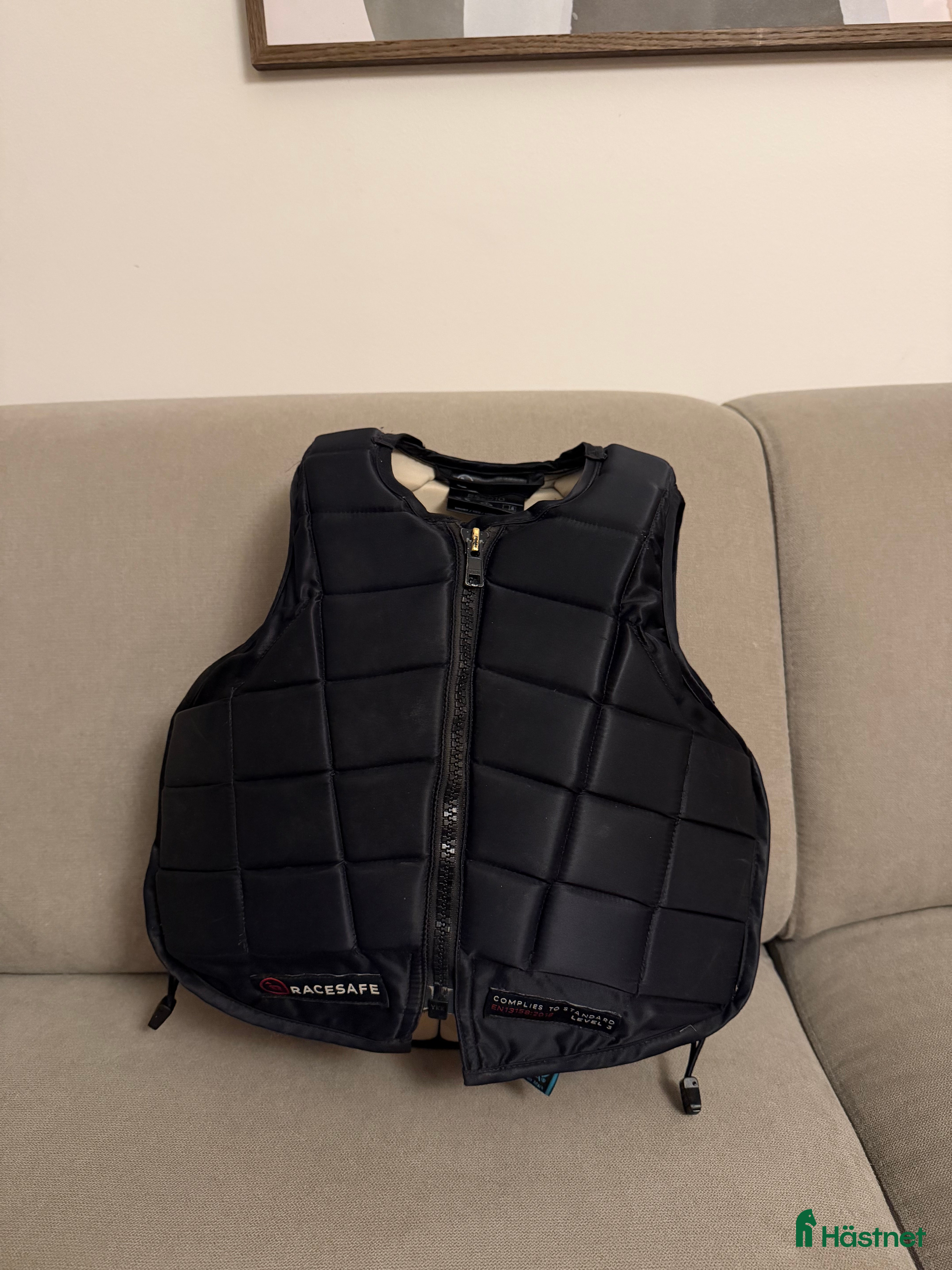 Säkerhetsvästar ryttarutrustning till salu: Racesafe CHILD medium short i Skövde - Annons 3