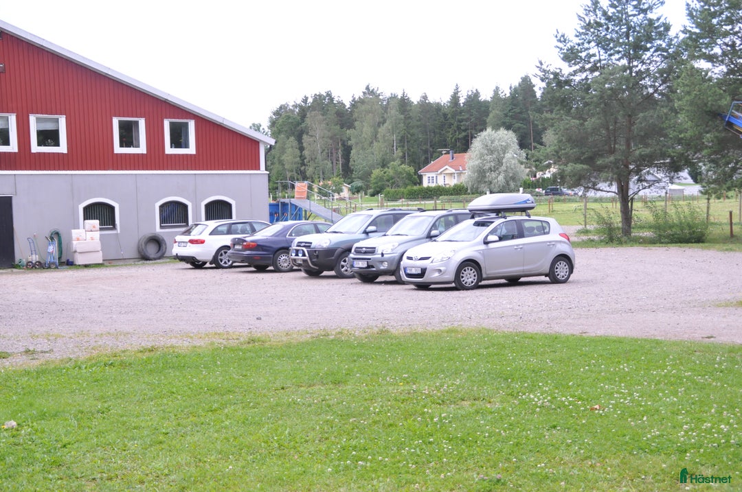  stallplats finnes: Boxplats m ridhus, två ridbanor och service Bålsta i Bålsta - Annons 13