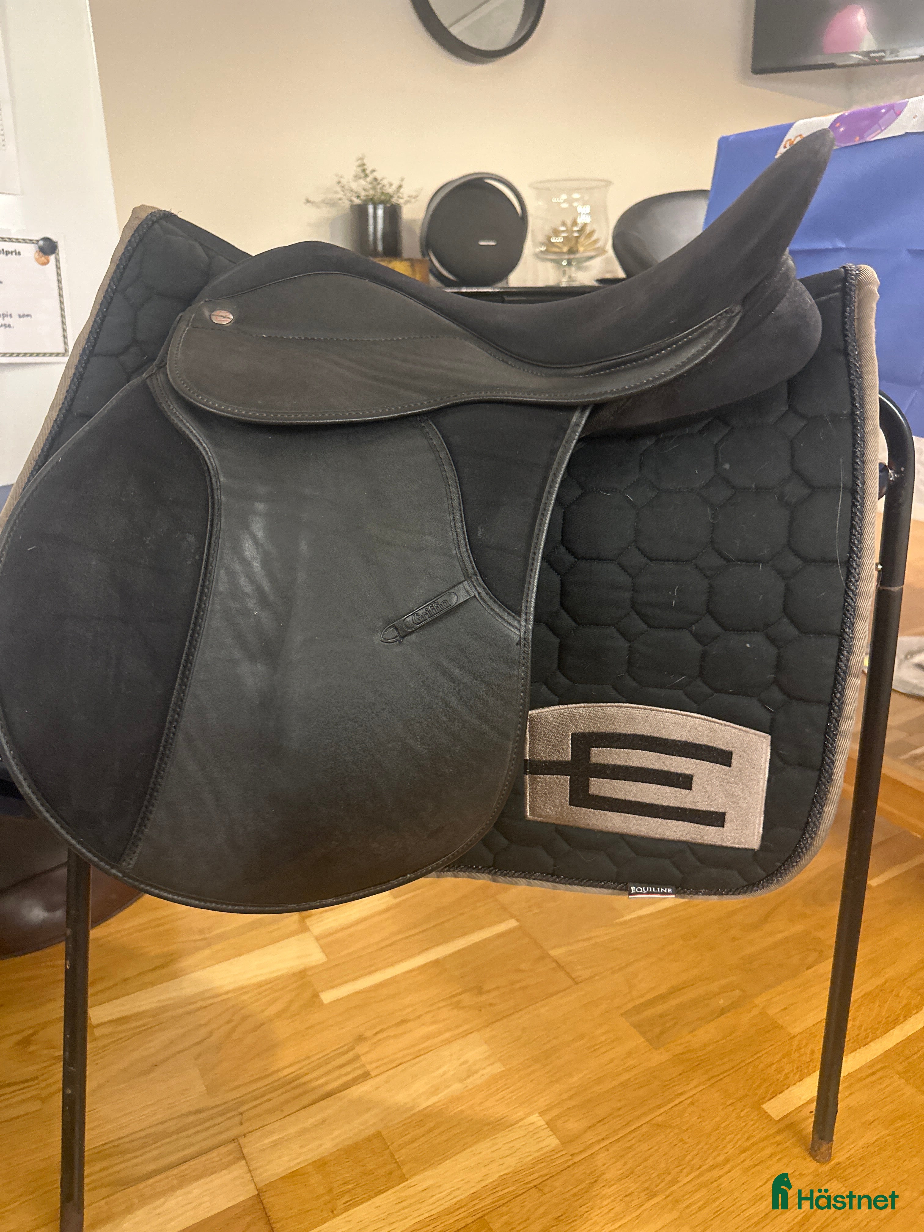 Sadlar hästutrustning Lätt Allround Sadel i nyskick 17 tum i Borlänge - Annons 7