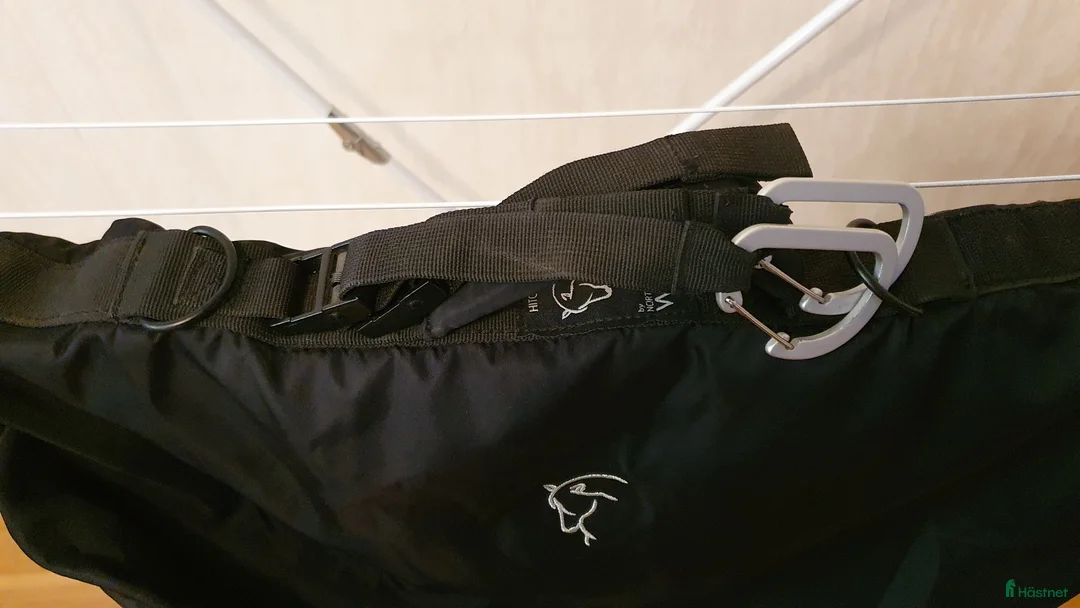 Sadeltillbehör hästutrustning till salu: HITCH sadelöverdrag i Haninge - Annons 2