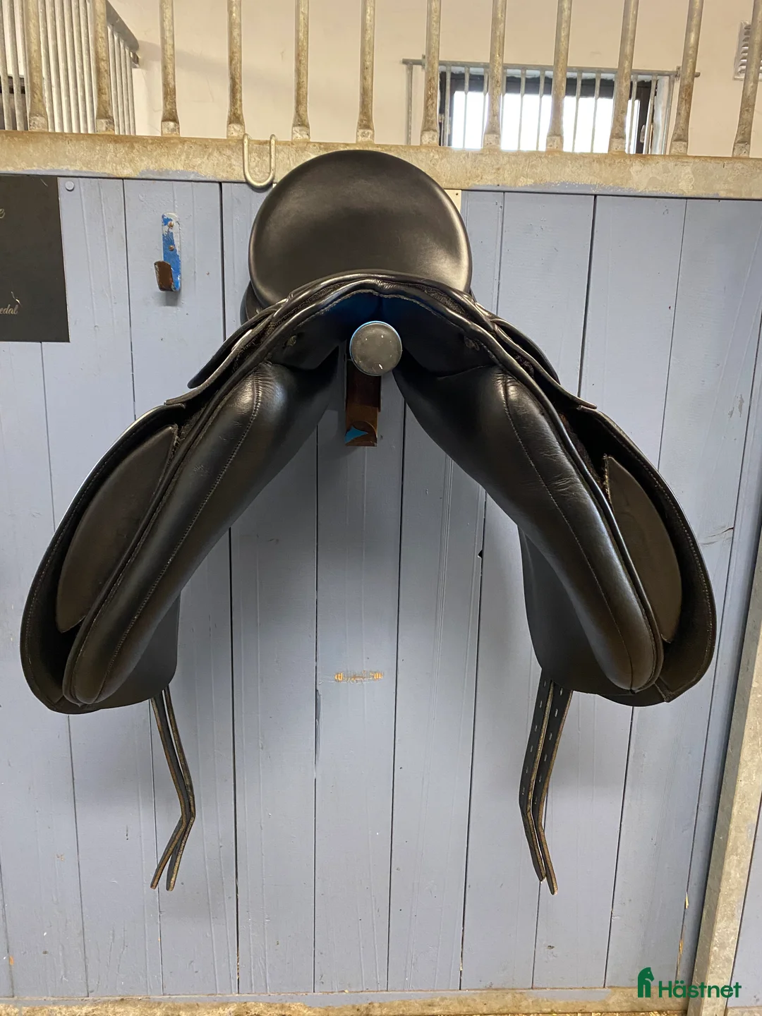 Sadlar hästutrustning till salu: Claridge House dressyrsadel i Örebro - Annons 2