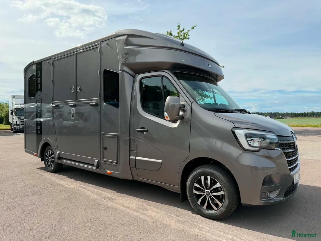 Hästlastbilar  fordon & transport till salu: DEMO PARAGAN EXCELSION 5XL STUTERI  - Annons 1