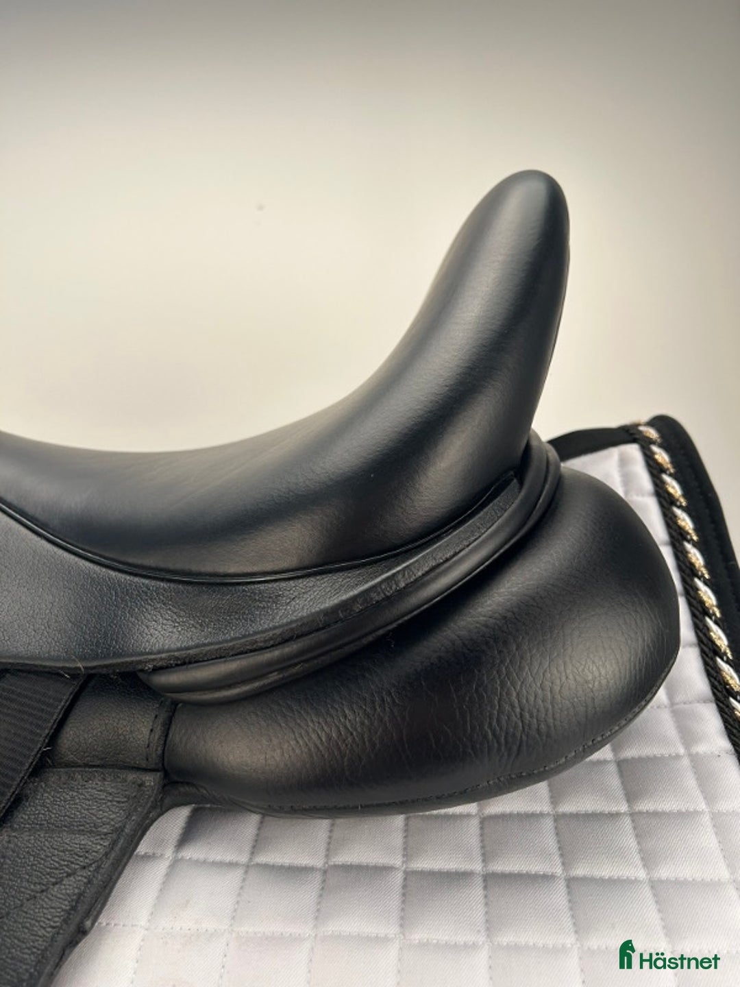 Sadlar hästutrustning till salu: Fantastisk dressyrsadel, Custom Omni  i Eslöv - Annons 6