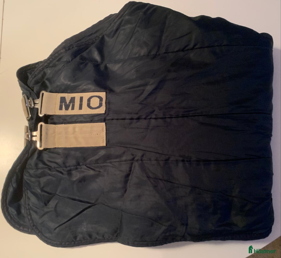 Täcken hästutrustning till salu: Horseware Stalltäcken strl 125, 130 i Munsö - Annons 4