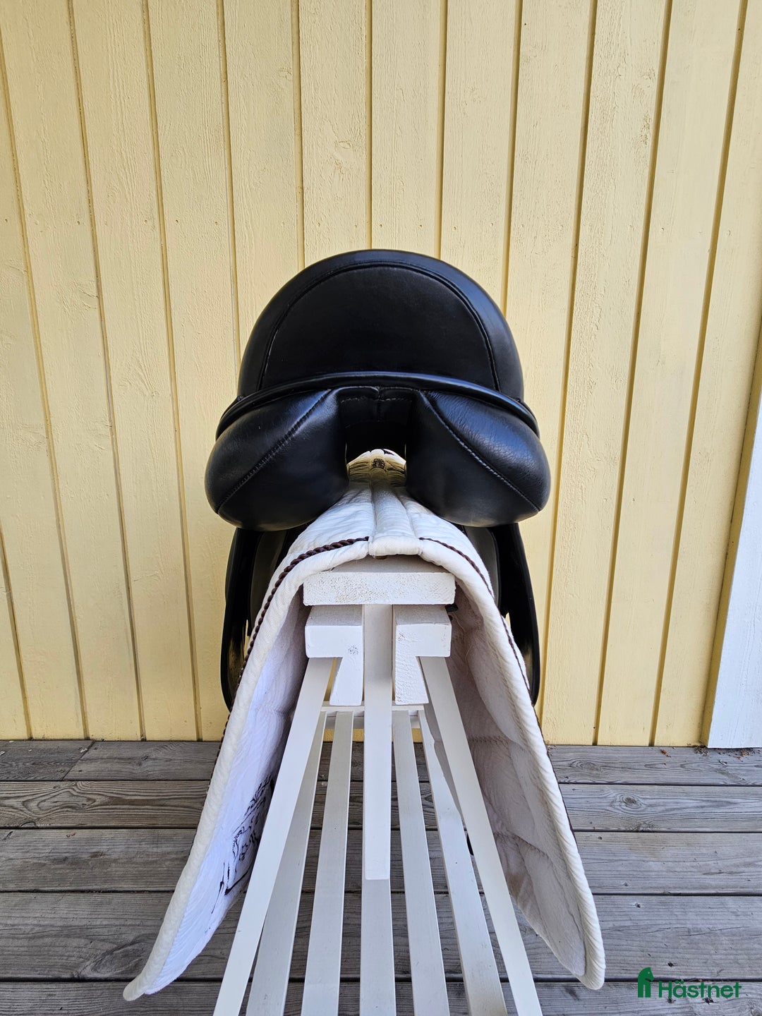 Sadlar hästutrustning till salu: Dressyrsadel 16,5 M bom i Sigtuna - Annons 4