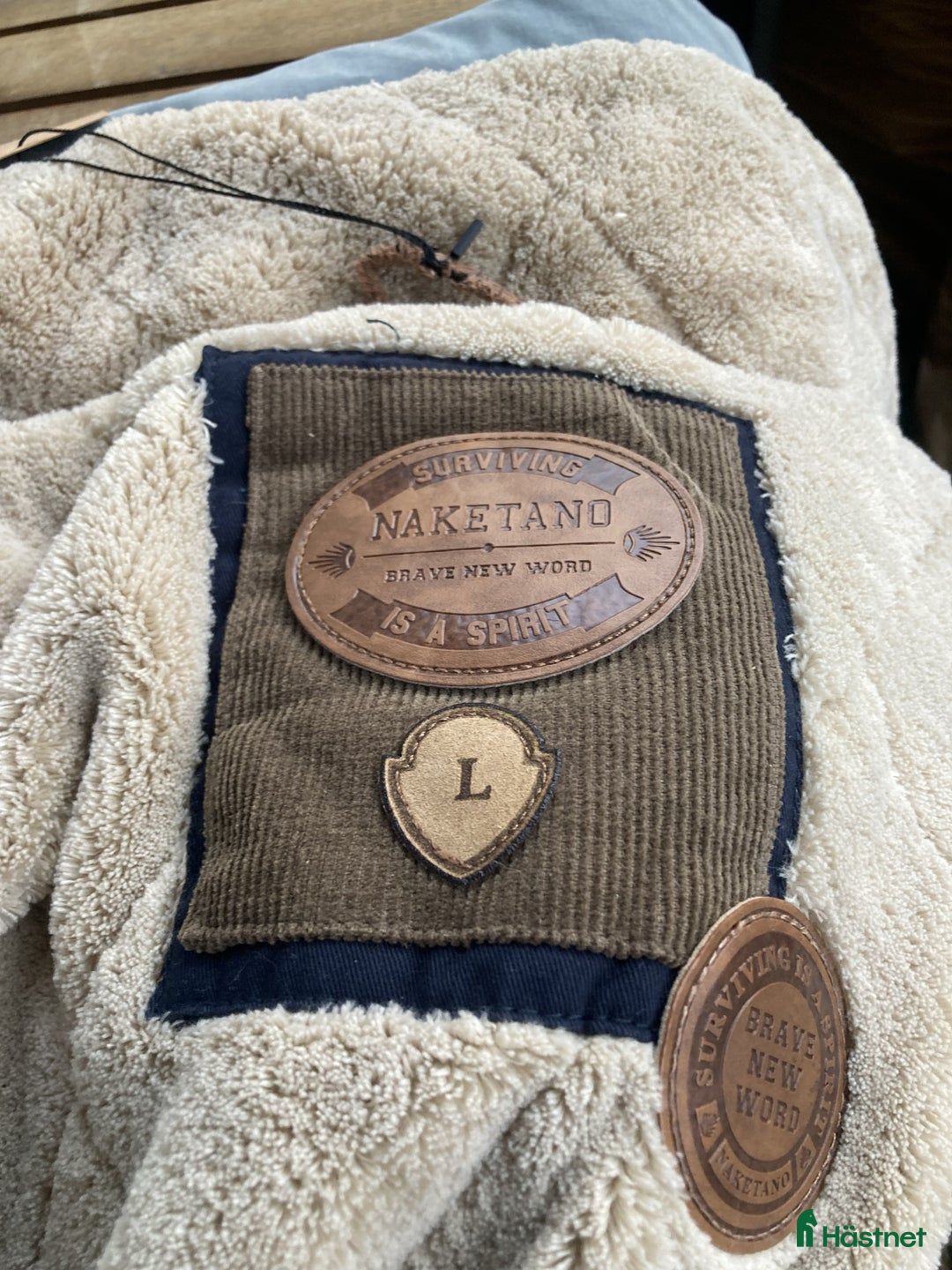 Jackor & Kavajer ryttarutrustning till salu: varm väst från Naketano i Arboga - Annons 3