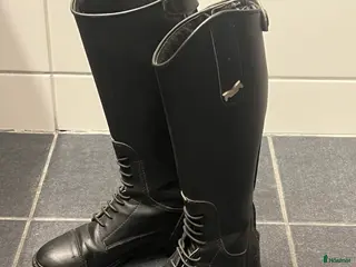 Ridstövlar ryttarutrustning till salu: Ridstövlar i stl 31 mycket fint skick i Sundborn - Annons 1