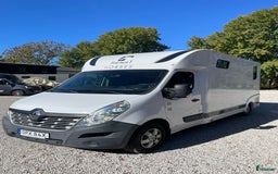 Hästlastbilar  fordon & transport till salu: Hästlastbil Theault låga mil billig skatt stuteri  i Flyinge - Annons 3