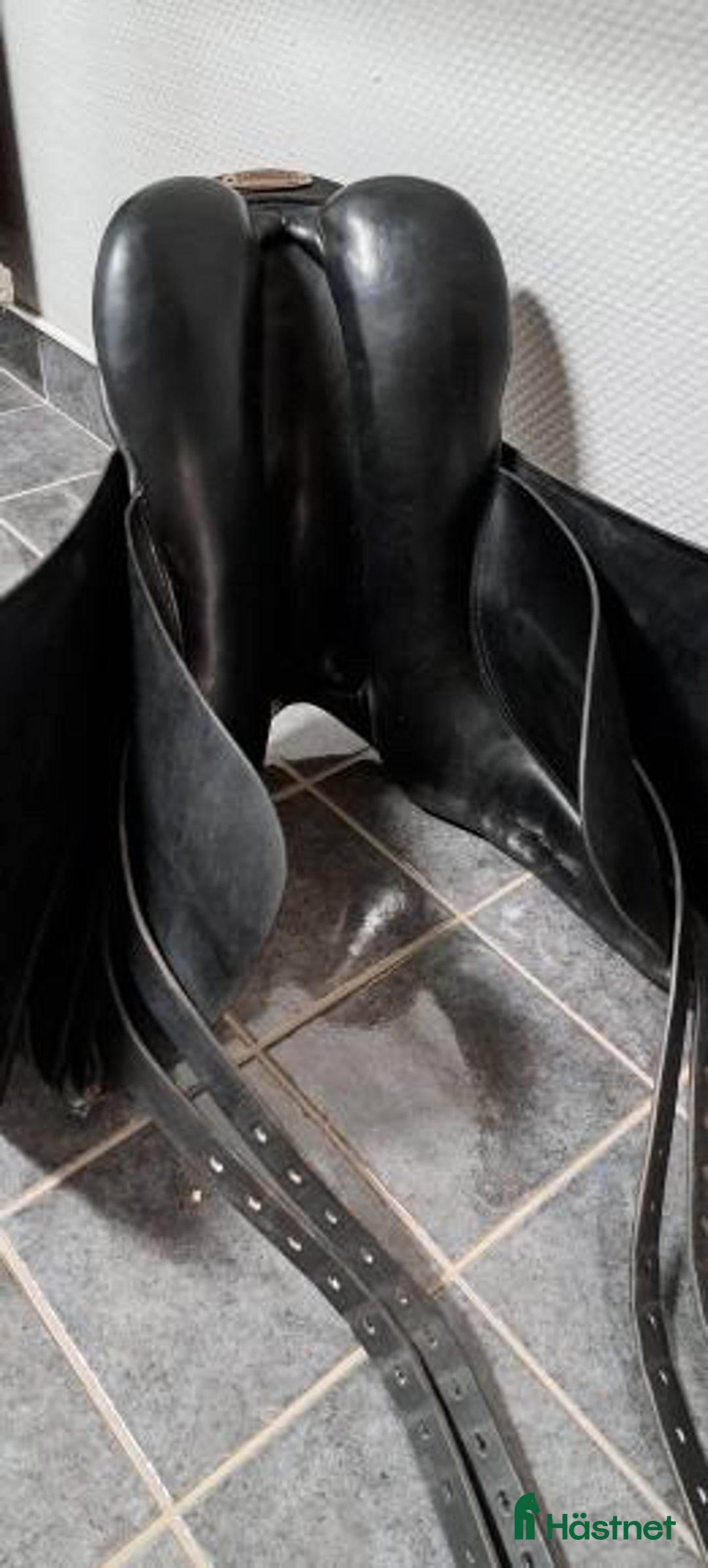 Sadlar hästutrustning till salu: Dressyrsadel 17’ 30 Stübben Scandica i Arvika - Annons 4