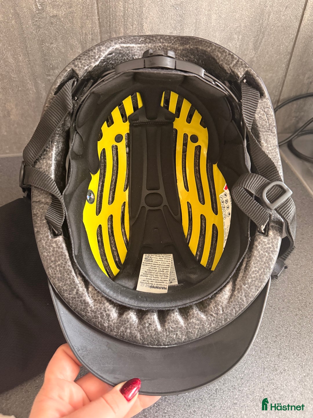 Hjälmar ryttarutrustning till salu: Exxential III MIPS ridhjälm i Malmö - Annons 6
