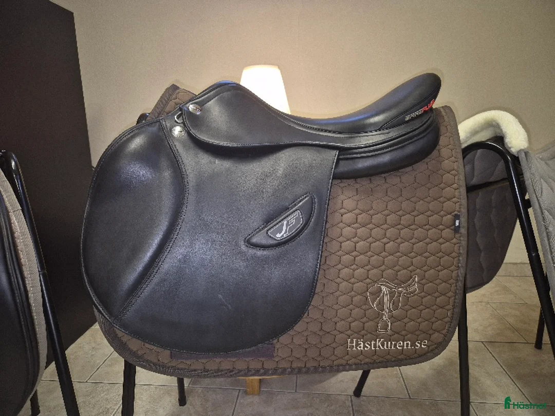 Sadlar hästutrustning till salu: ErrePlus JF med SL panel - Annons 1