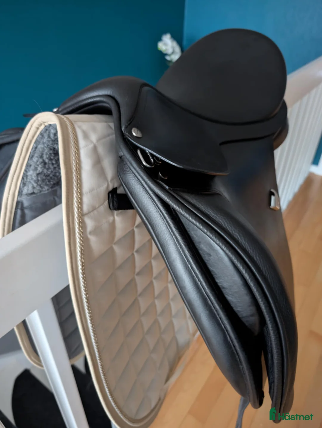 Sadlar hästutrustning till salu: Bates WIDE - Annons 2