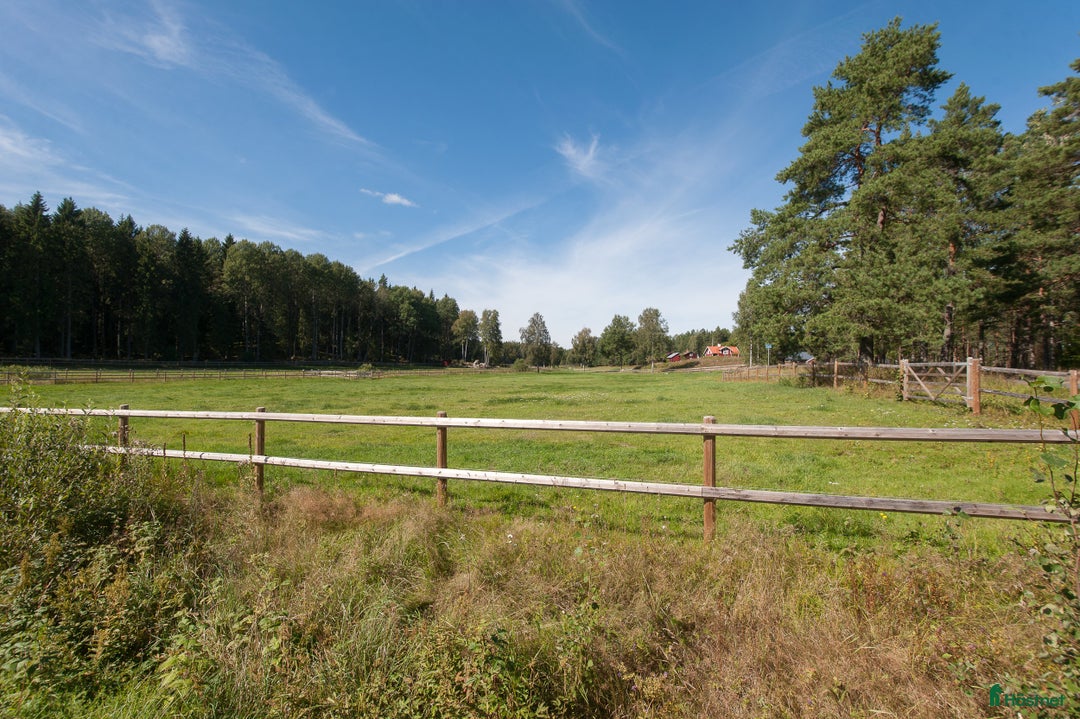  hästgårdar till salu: Charmigt stall i lantlig idyll, vackert renoverat! i Edsbro - Annons 17