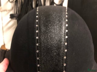 Hjälmar ryttarutrustning till salu: Perfekt ridskole hjälm! i Vreta Kloster - Annons 2