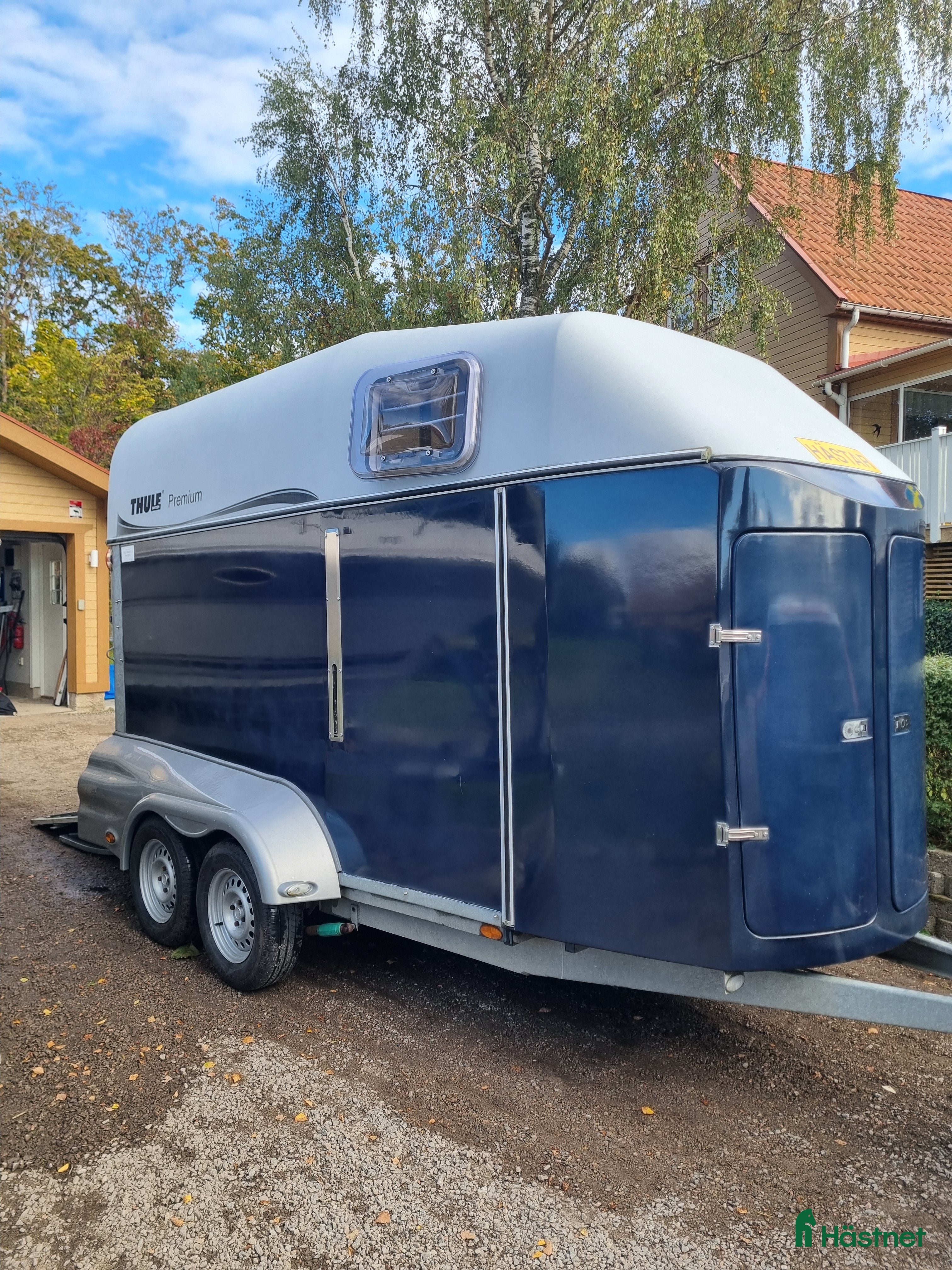 Hästtransporter  fordon & transport till salu: Thule Premium -08 i Ronneby - Annons 1