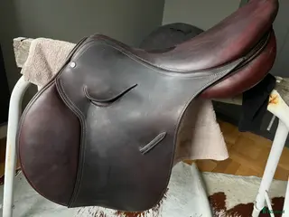 Sadlar hästutrustning Exclusive hoppsadel I premium klass i Kinnahult - Annons 1