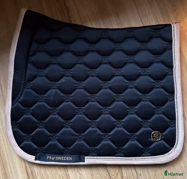 Schabrak & Vojlockar hästutrustning Dressyrschabrak Vintage Monogram Navy - Annons 7