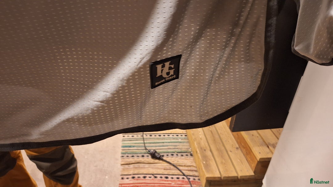 Täcken hästutrustning till salu: Flugridtäcke i Lidköping - Annons 3