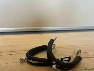 Övrig Ryttarutrustning ryttarutrustning till salu: Avrundade barnsporrar i Gemla - Annons 6