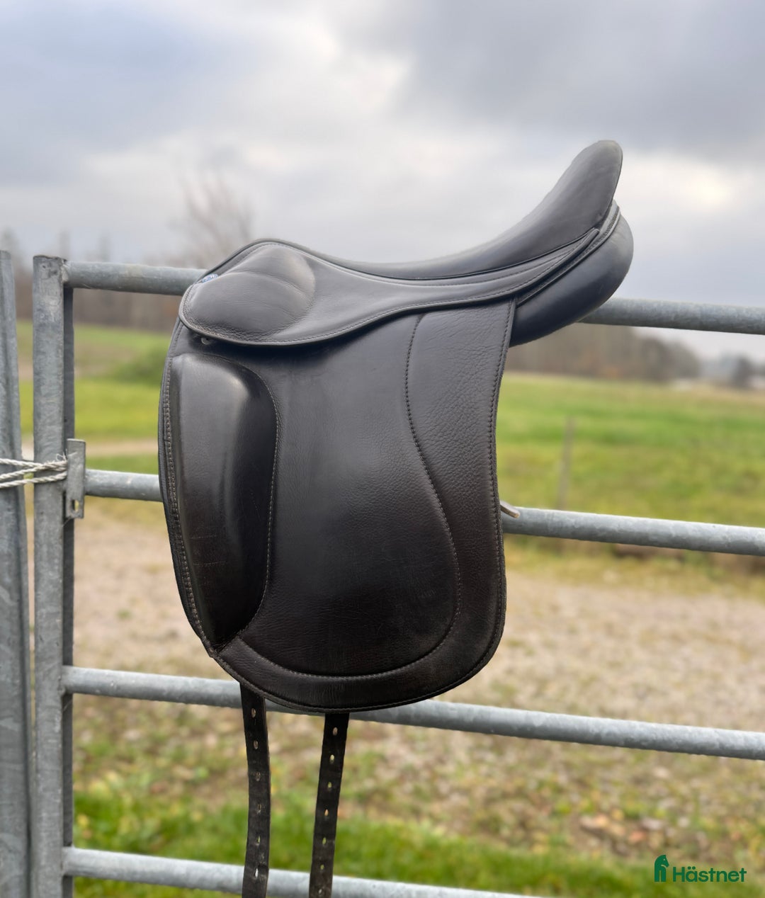 Sadlar hästutrustning till salu: HR Saga 17 tum i Slöinge - Annons 1