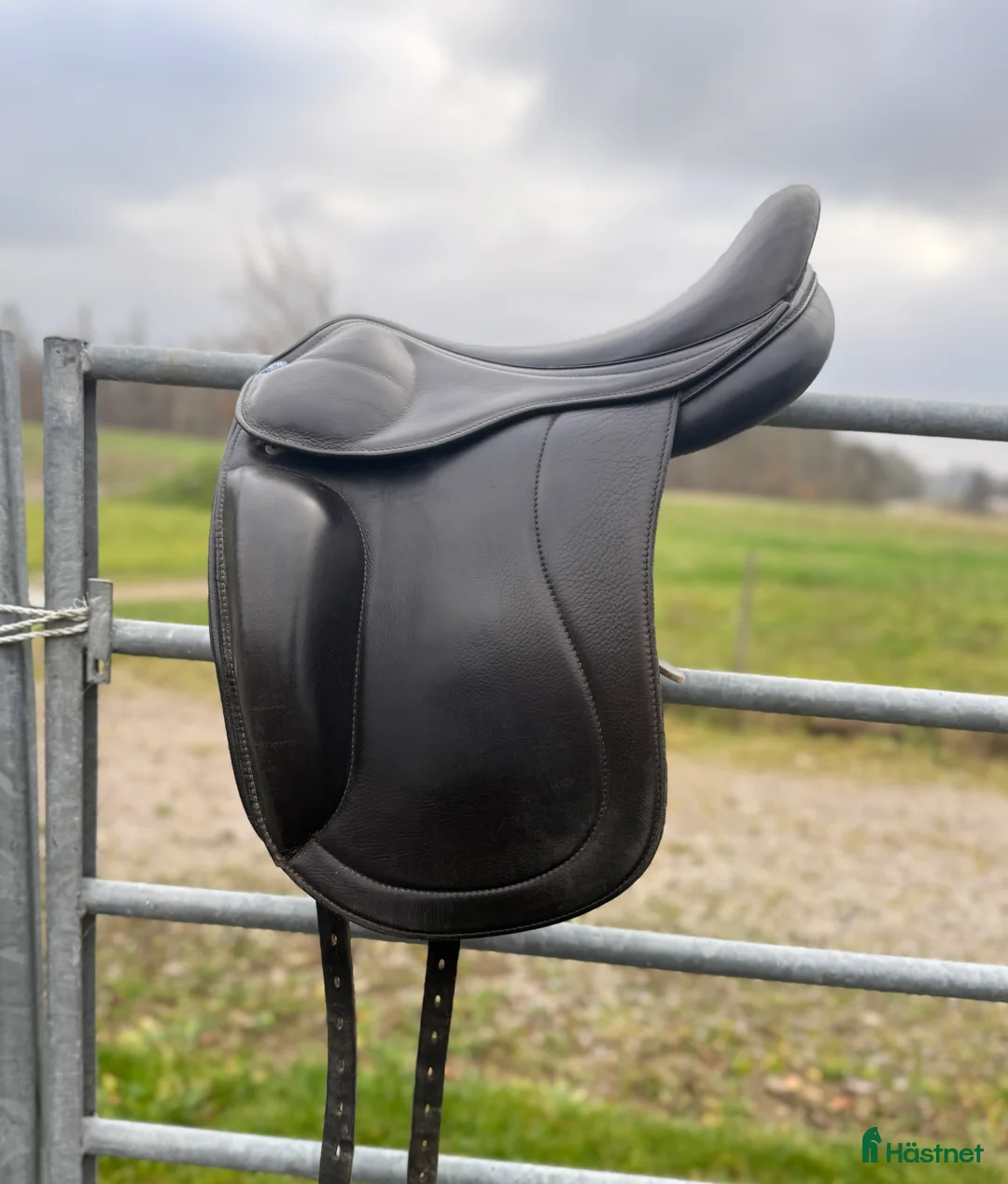 Sadlar hästutrustning till salu: HR Saga 17 tum i Slöinge - Annons 1
