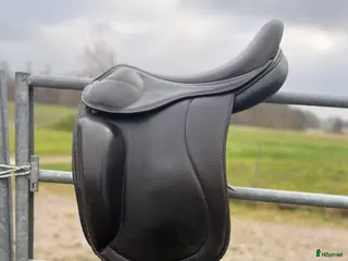 Sadlar hästutrustning HR Saga 17 tum i Slöinge - Annons 3