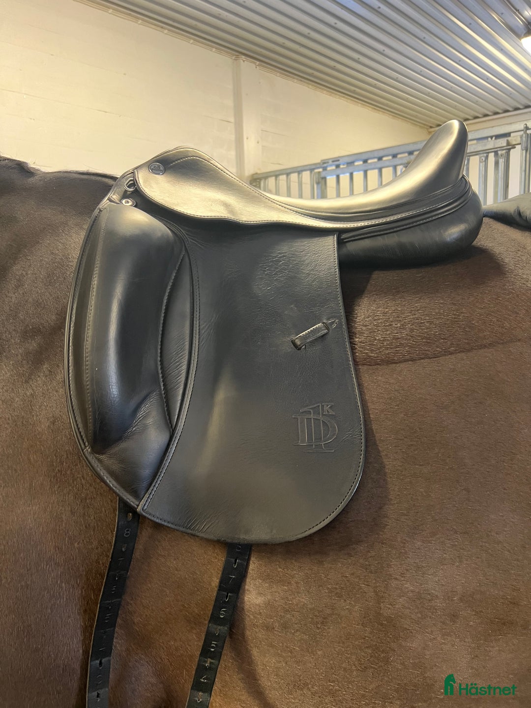 Sadlar hästutrustning till salu: Prestige D1 K, dressyr sadel i Avesta - Annons 2