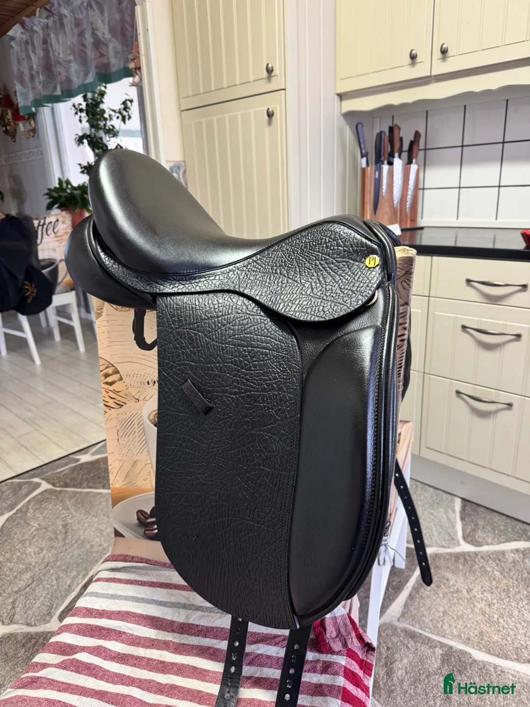 Sadlar hästutrustning till salu: Paul Jones Dressyrsadel  - Annons 2