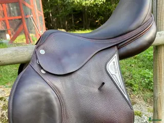 Sadlar hästutrustning Equiline hoppsadel BVSA i Rimforsa - Annons 1