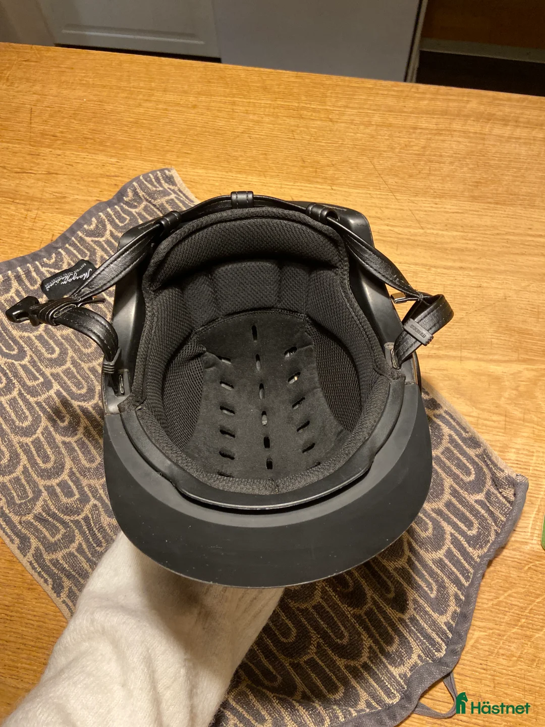 Hjälmar ryttarutrustning till salu: Kep cromo matt (INTRESSEKOLL) i Kungsgården - Annons 6