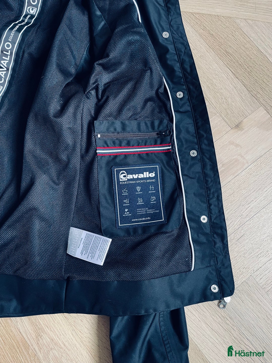 Jackor & Kavajer ryttarutrustning till salu: Cavallo höstjacka / regnjacka i nyskick i Stockholm - Annons 9