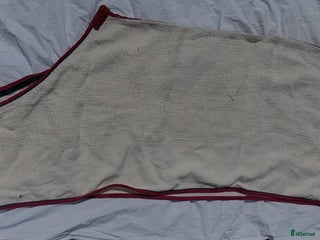 Täcken hästutrustning till salu: Svettäcke i Veddige - Annons 6