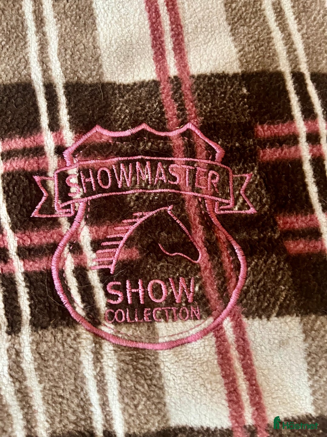 Täcken hästutrustning till salu: ShowMaster Brun-Rosa i Uppsala - Annons 2