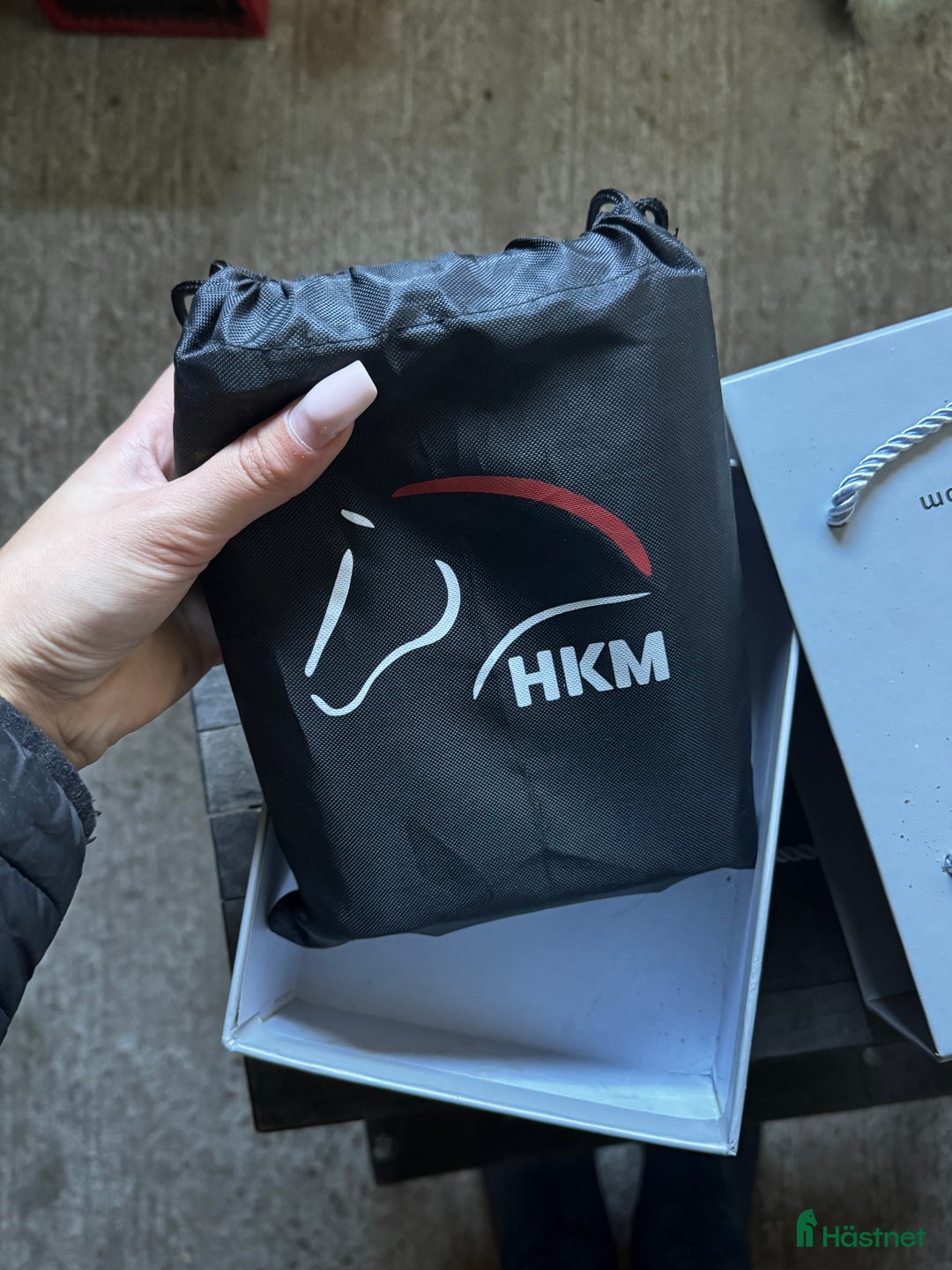 Stigbyglar hästutrustning till salu: Rosé stigbyglar  i Malmköping - Annons 3