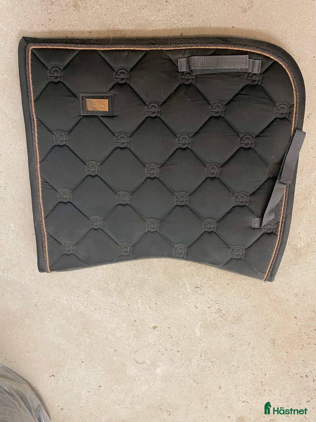 Schabrak & Vojlockar hästutrustning till salu: Es schabrak, full i Bergsjö - Annons 1