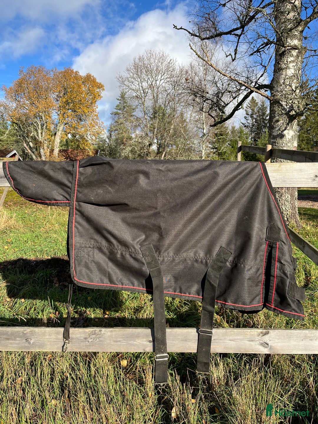 Täcken hästutrustning till salu: Regn, vintertäcke, 75cm, 100g fyllning, 600D - Annons 3