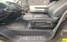 Hästlastbilar  fordon & transport till salu: Theault hästlastbil med sängar, b-körkort i Flyinge - Annons 9